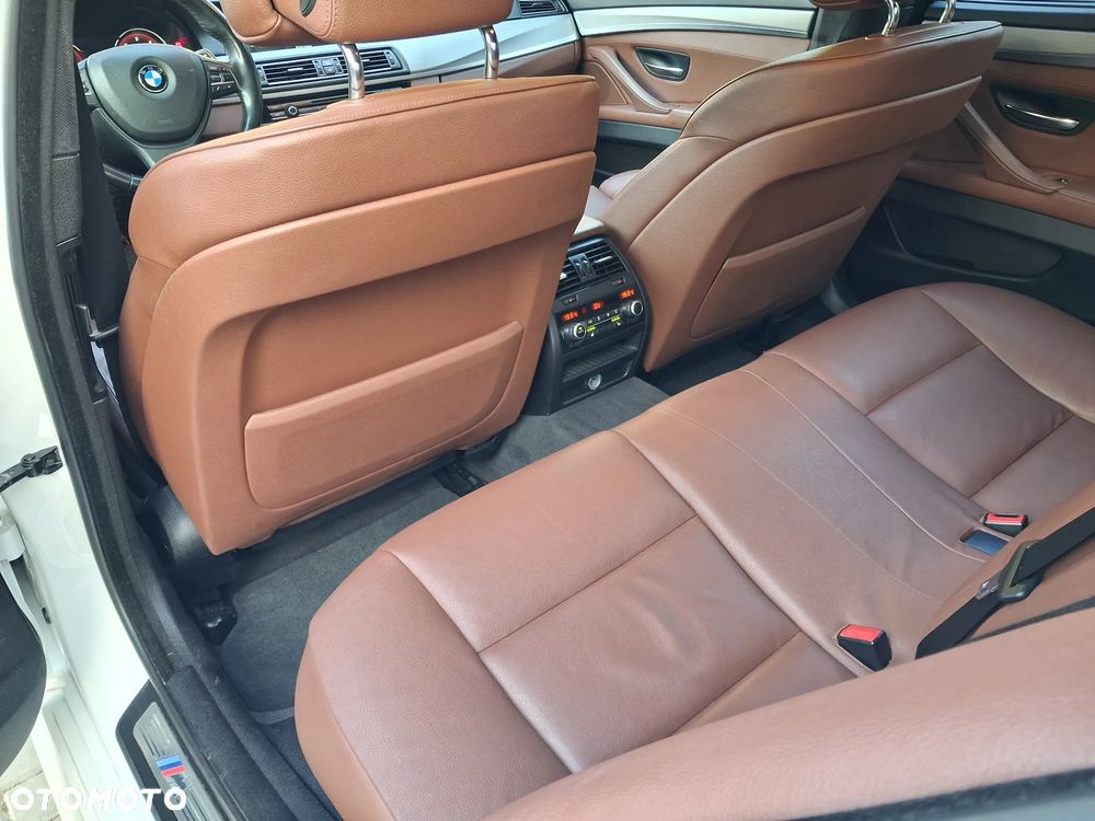 BMW Seria 5 525d xDrive Sport-Aut - 12