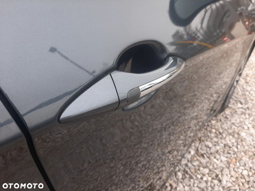 Hyundai i40 Kombi blue 1.6 Family - 20