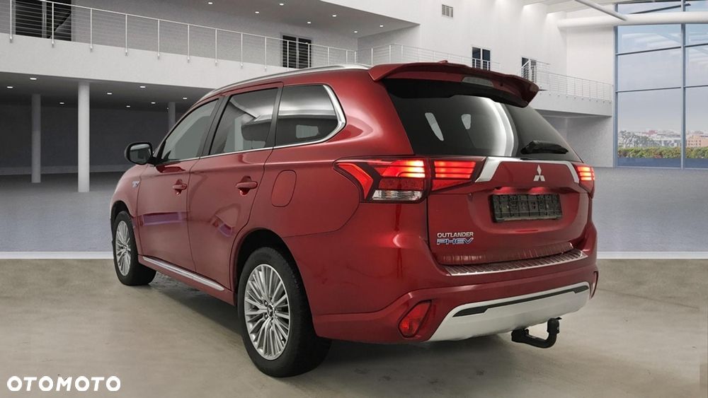 Mitsubishi Outlander Intense + - 2