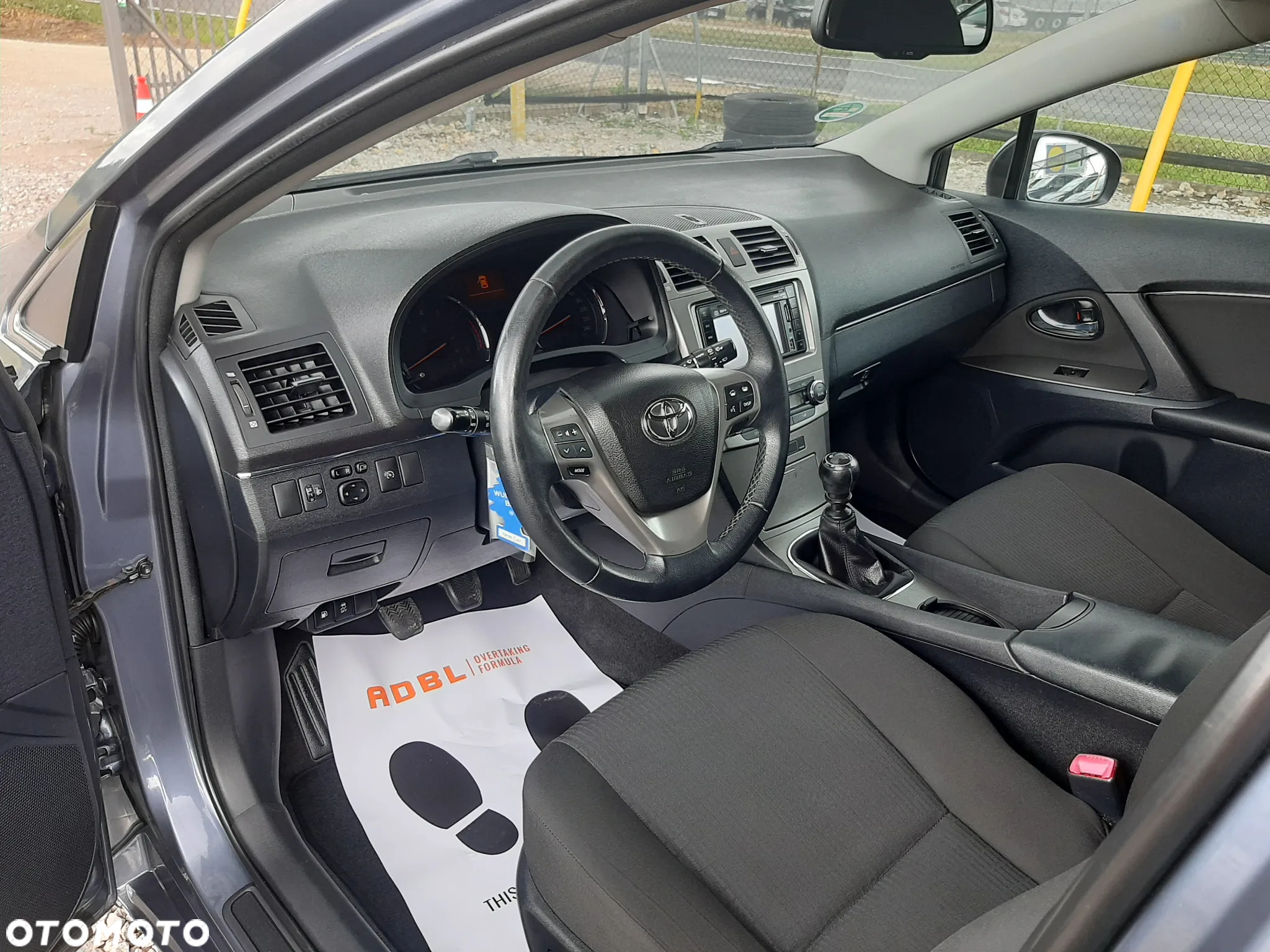 Toyota Avensis 2.0 Sol plus NAVI - 19