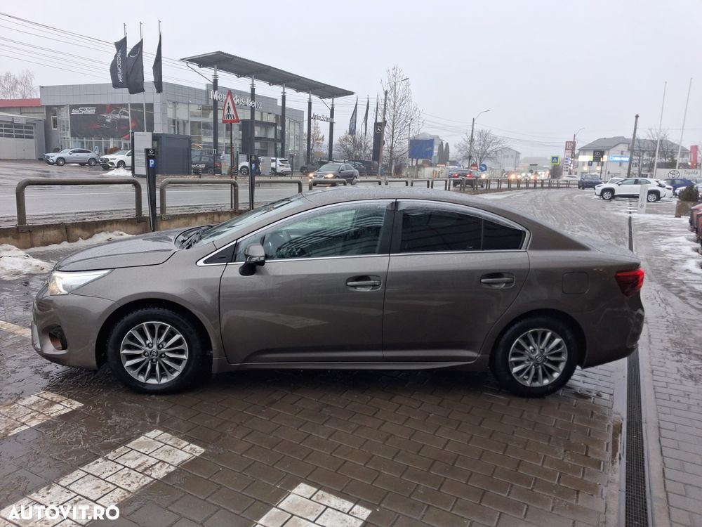 Toyota Avensis 1.8 Executive - 2