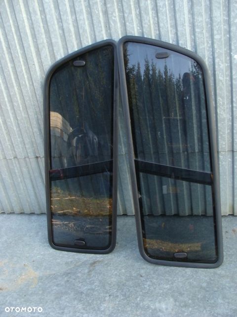 VW AMAROK SZYBA TYLNA BOCZNA PRAWA