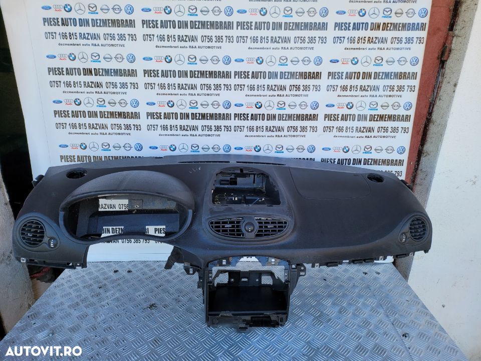 Plansa Bord Cu Airbag Pasager Renault Clio 3 III Volan Stanga Livram Oriunde In Tara - 2