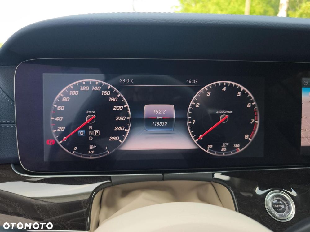 Mercedes-Benz Klasa E - 17