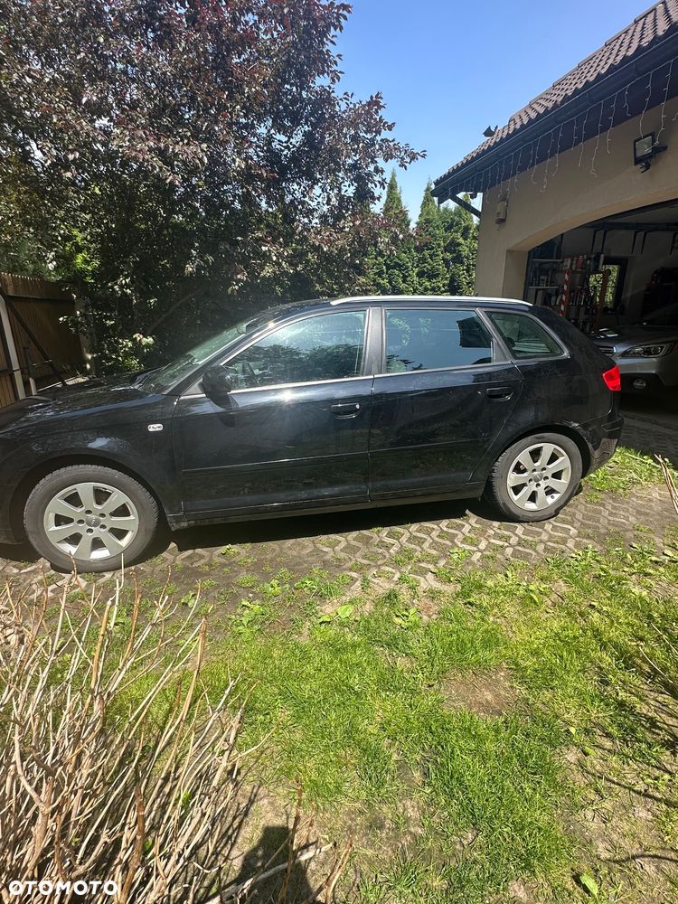 Audi A3 Sportback 1.6 FSI Ambiente - 4