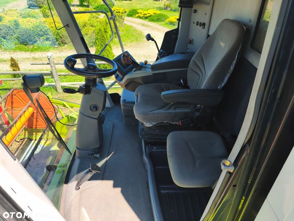 Claas Tucano 832 - 27