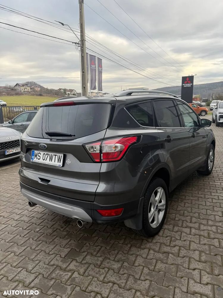 Ford Kuga - 9