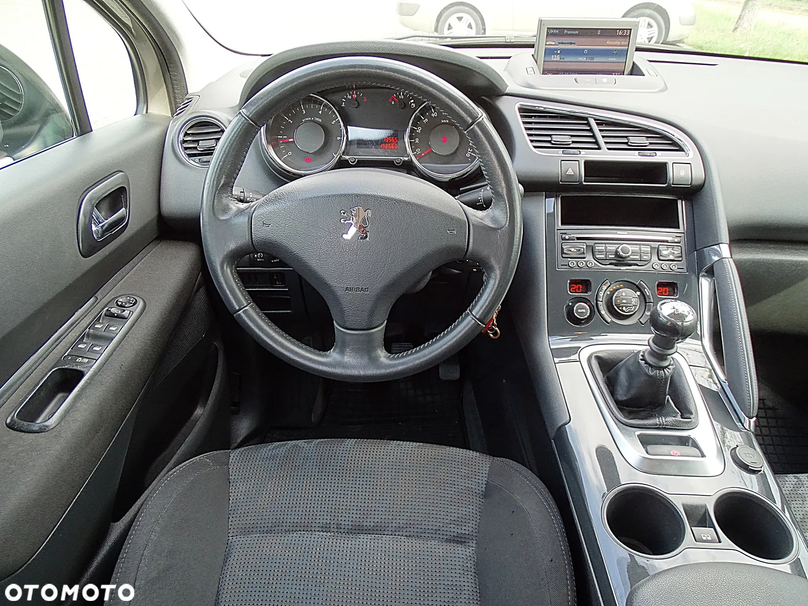 Peugeot 3008 1.6 Premium+ - 24