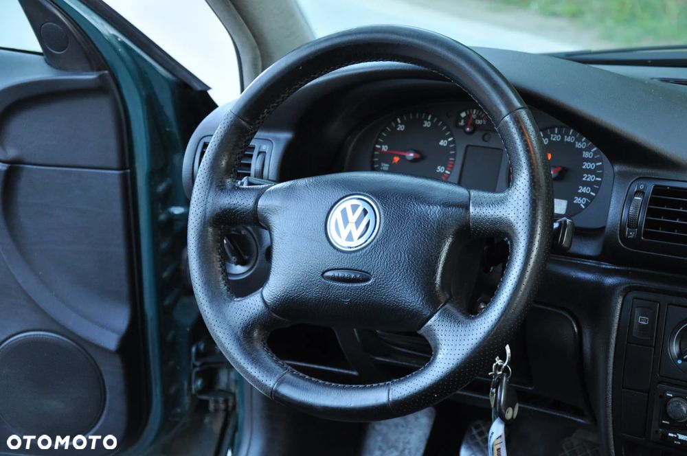 Volkswagen Passat 1.9 TDI CL - 25