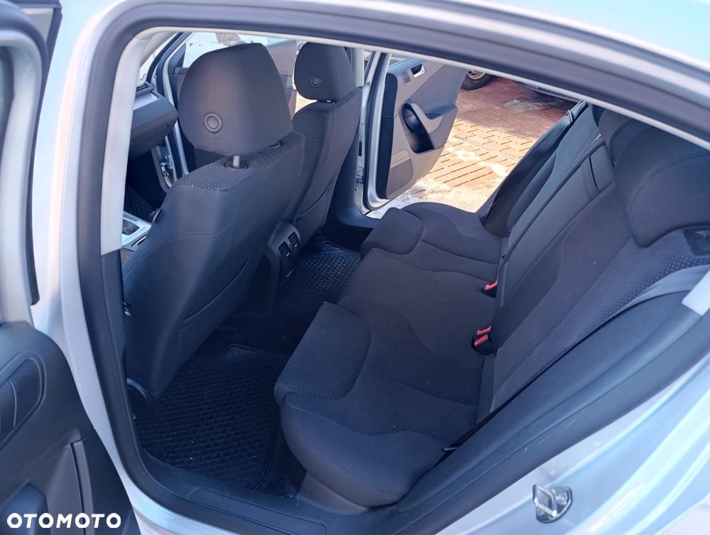 Volkswagen Passat - 7