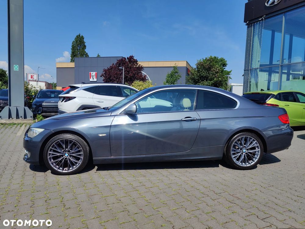 BMW Seria 3 318i Edition Exclusive - 6