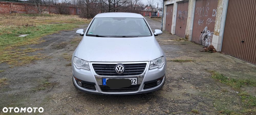 Volkswagen Passat 1.6 FSI Comfortline - 1