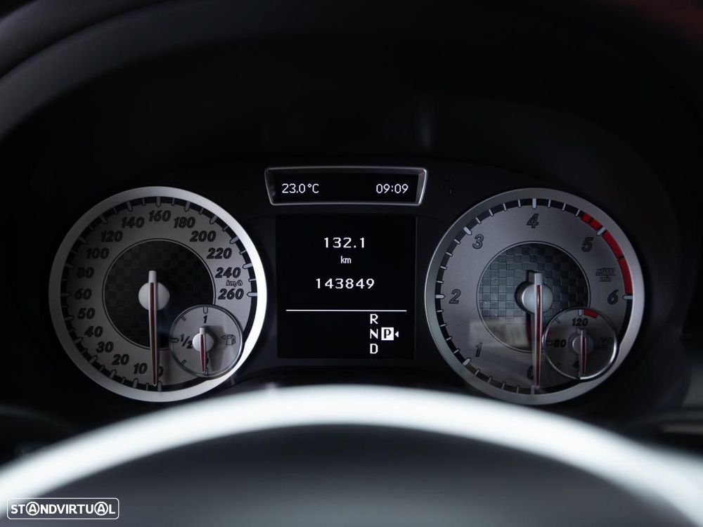 Mercedes-Benz A 220 - 19