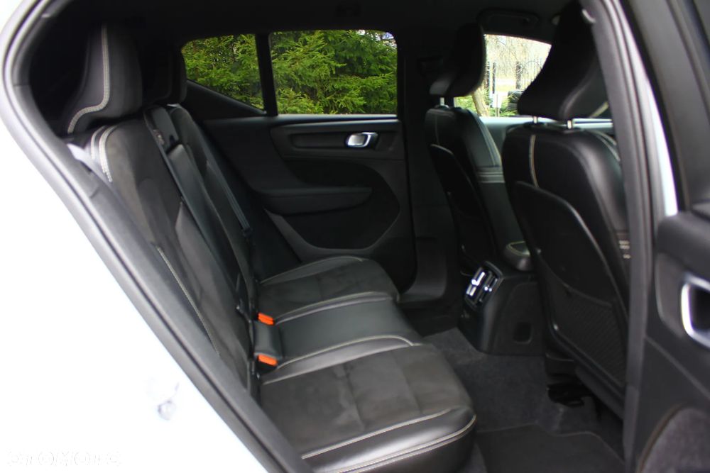 Volvo XC 40 ver-t5-plug--in-hybrid-r--design - 36