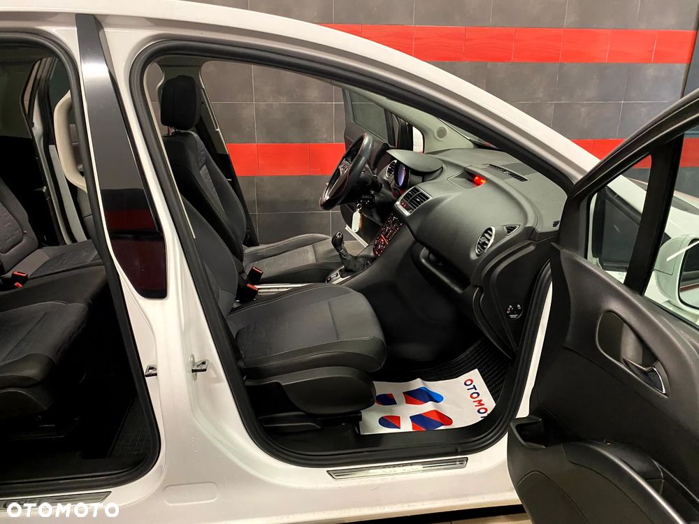 Opel Meriva 1.4 T Cosmo S&S - 17