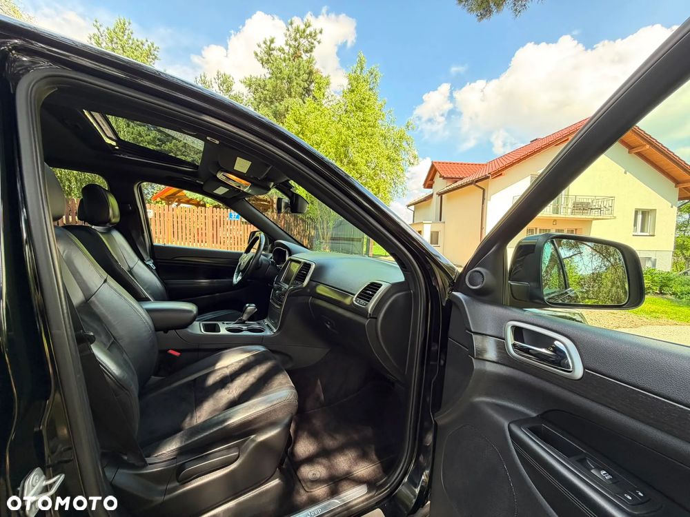 Jeep Grand Cherokee - 25