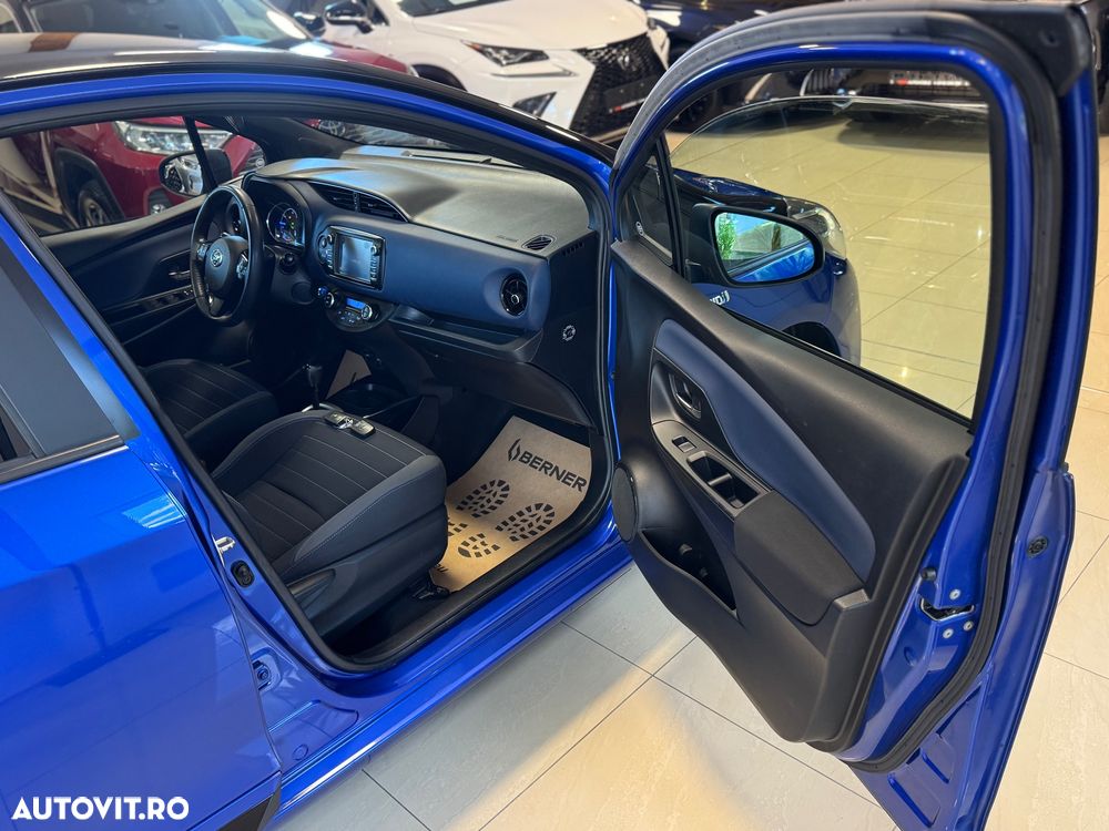 Toyota Yaris 1.5 VVT-i HSD Bi-Tone R&B - 10