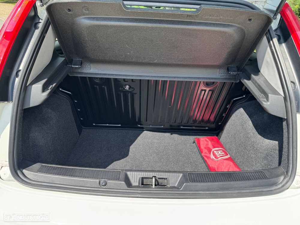 Fiat Punto 1.3 M-Jet Lounge S&S - 29