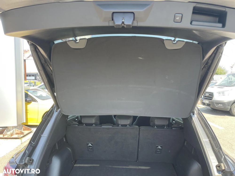 Ford Kuga - 24