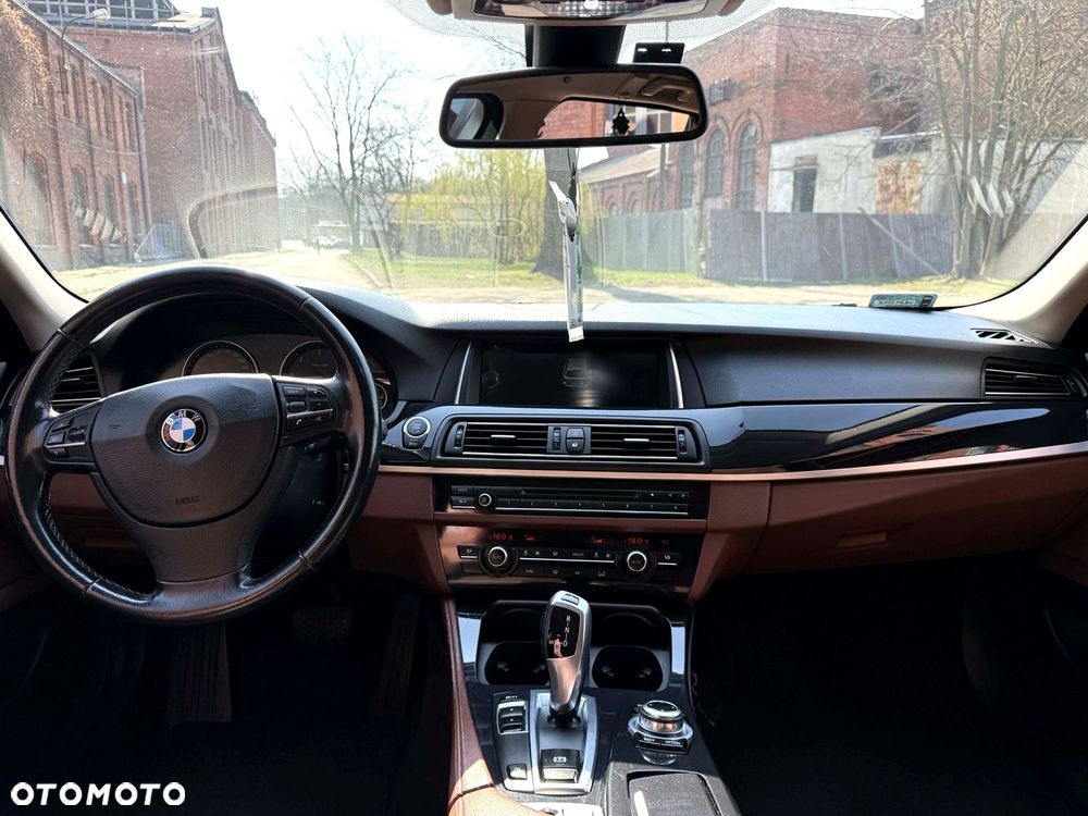 BMW Seria 5 520d - 13