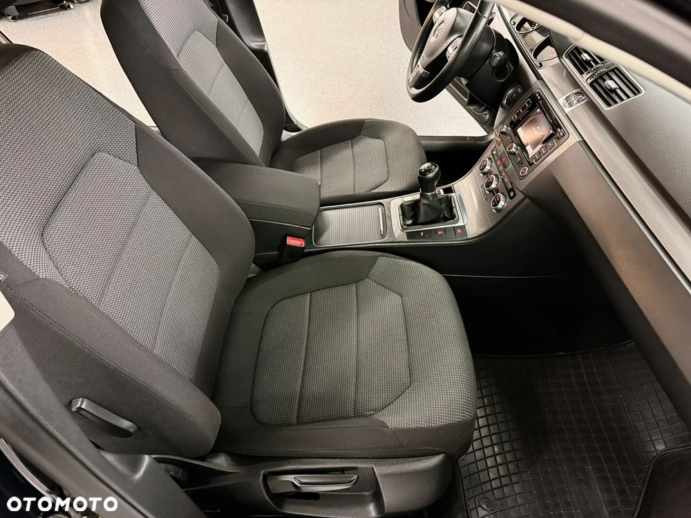 Volkswagen Passat 1.4 TSI BMT Comfortline - 19