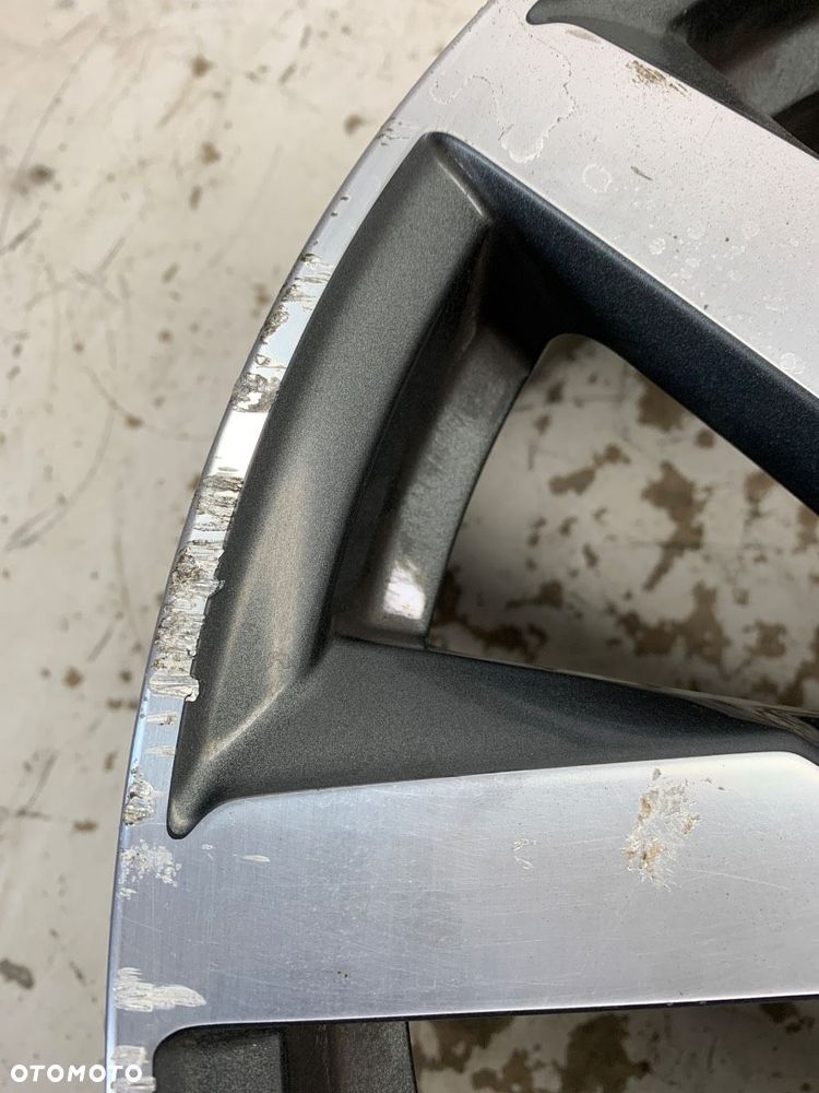 FELGA ALUMINIOWA 18 5X112 8J CENTR 66,6 ET 40  AUDI A4 B9 Avant (8W5, 8WD) 2015 - 2025 35 TFSI Mild - 3