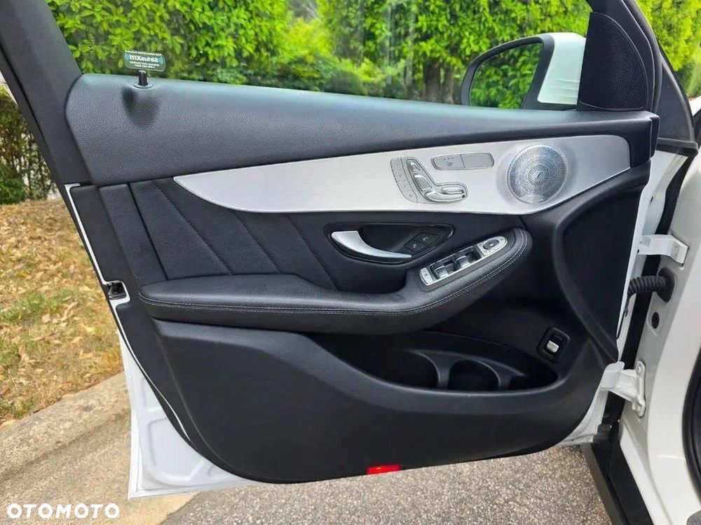 Mercedes-Benz GLC 300 4Matic 9G-TRONIC AMG Line - 18