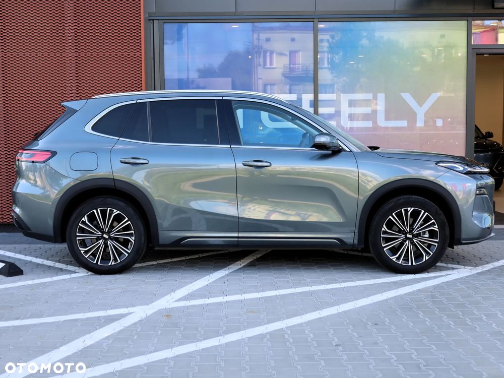 Geely Starray EM-i 1.5 PHEV Max - 25