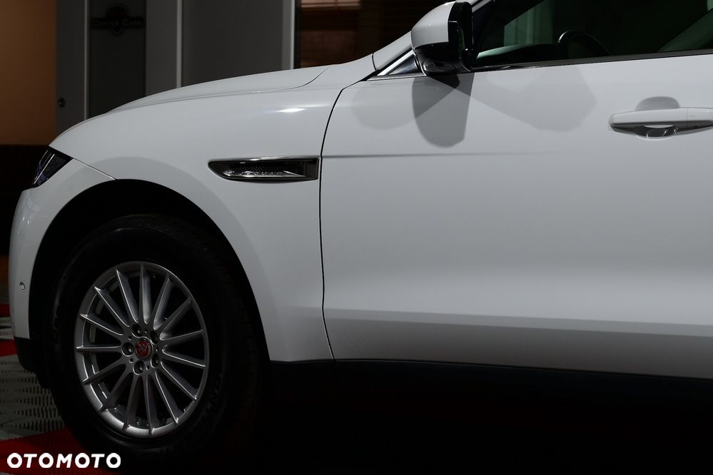 Jaguar F-Pace 2.0 i4D AWD R-Sport - 36