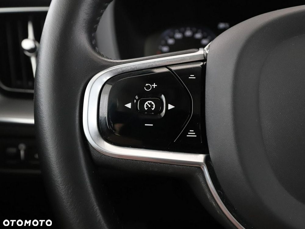 Volvo XC 60 T6 AWD Recharge Geartronic Inscription Expression - 32