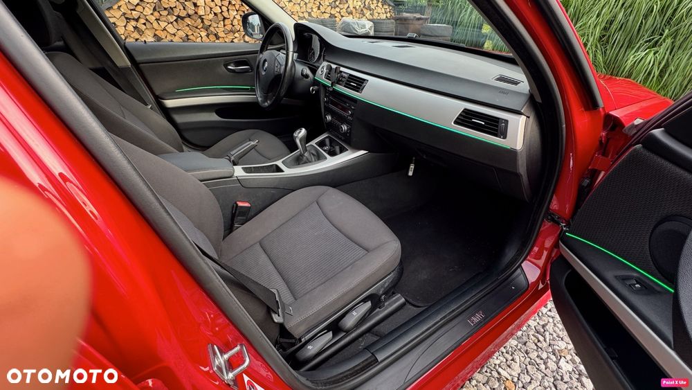BMW Seria 3 318d DPF Edition Sport - 18