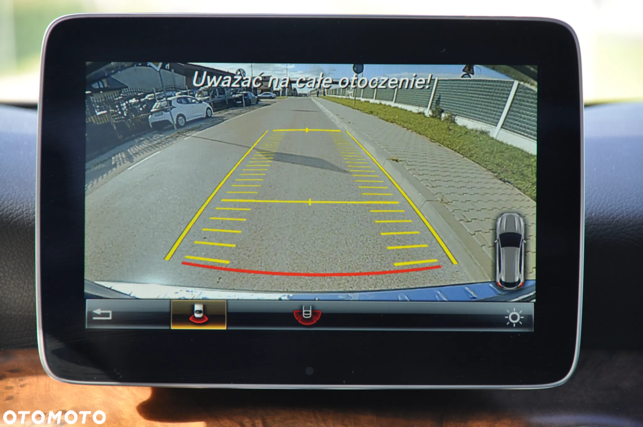 Mercedes-Benz GLA 180 7G-DCT - 20