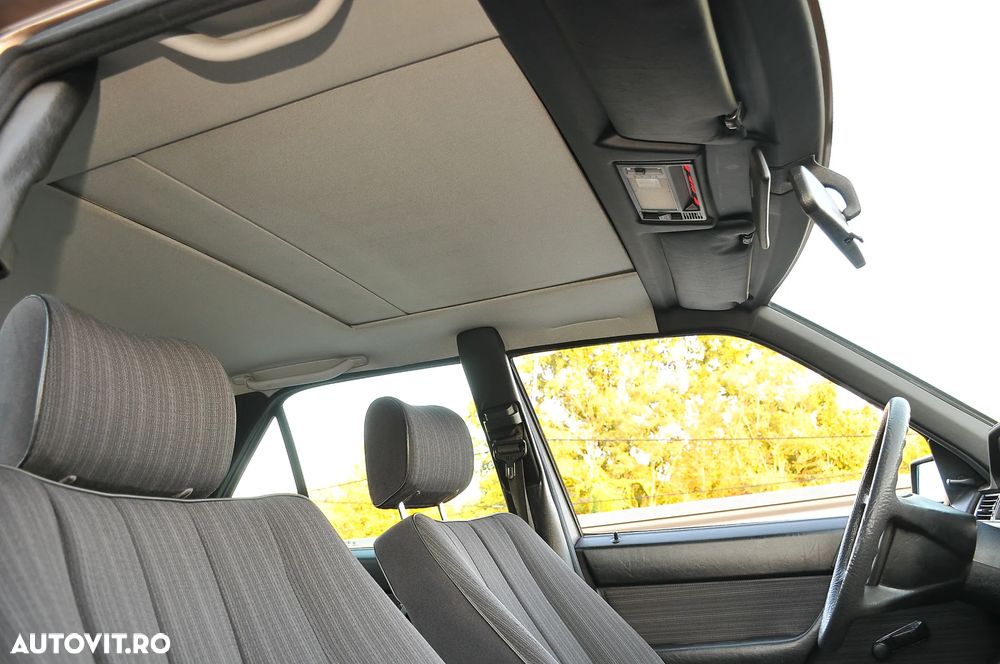 Mercedes-Benz E - 12