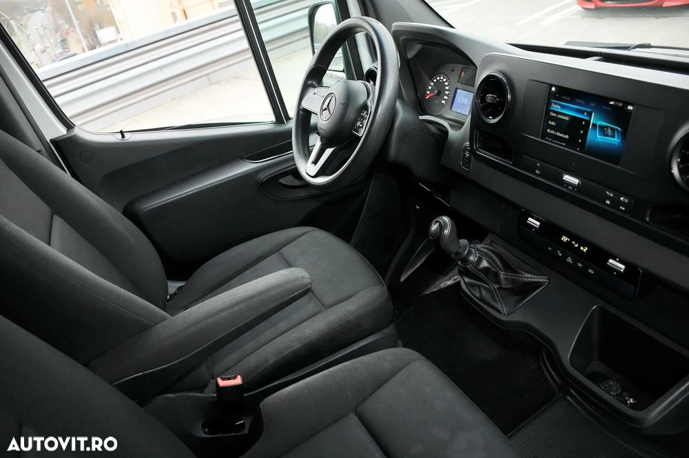 Mercedes-Benz Sprinter - 20