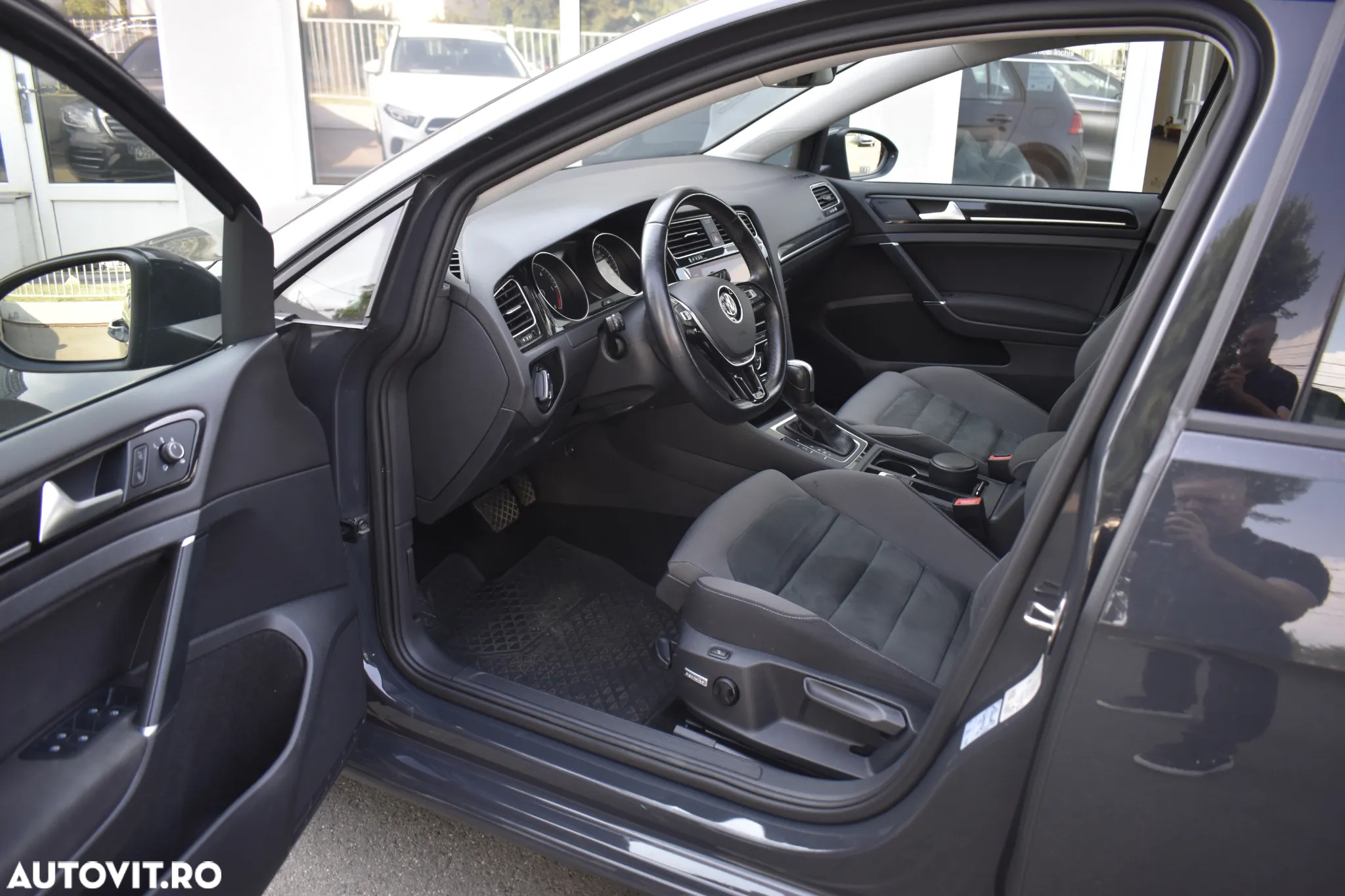 Volkswagen Golf 2.0 TDI DSG Highline - 28