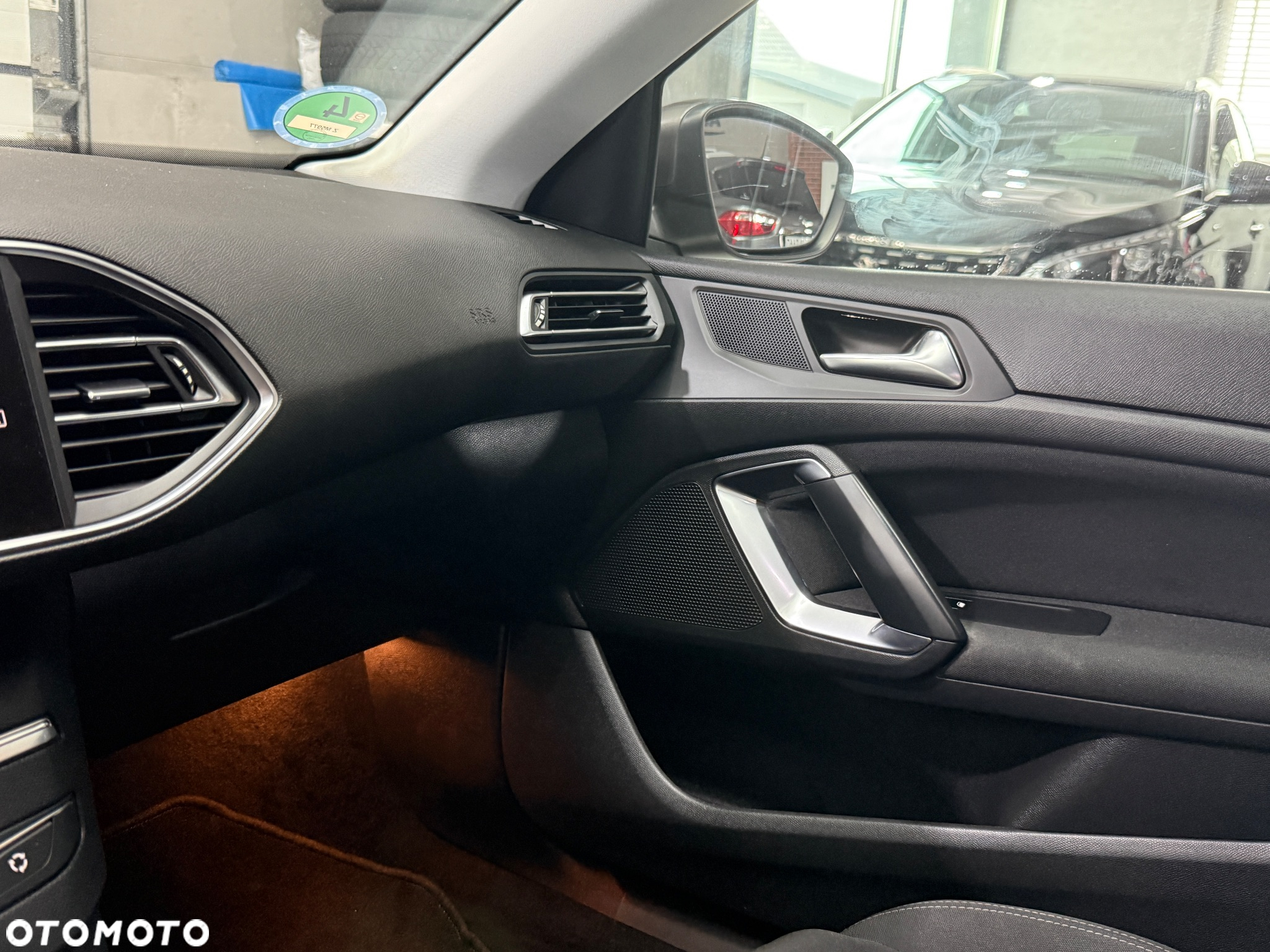Peugeot 308 1.6 THP Allure - 25