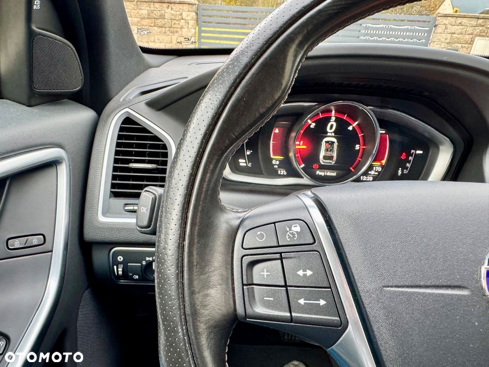 Volvo XC 60 D4 Momentum - 22