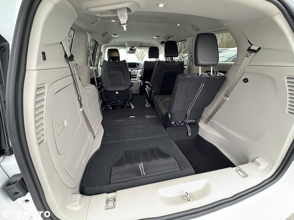 Chrysler Pacifica - 36