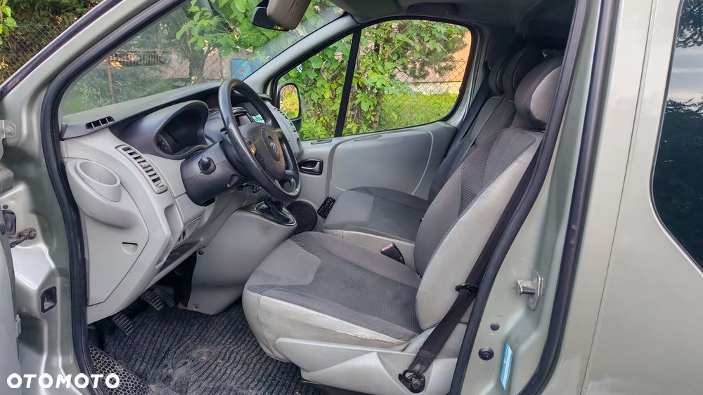 Opel Vivaro - 18