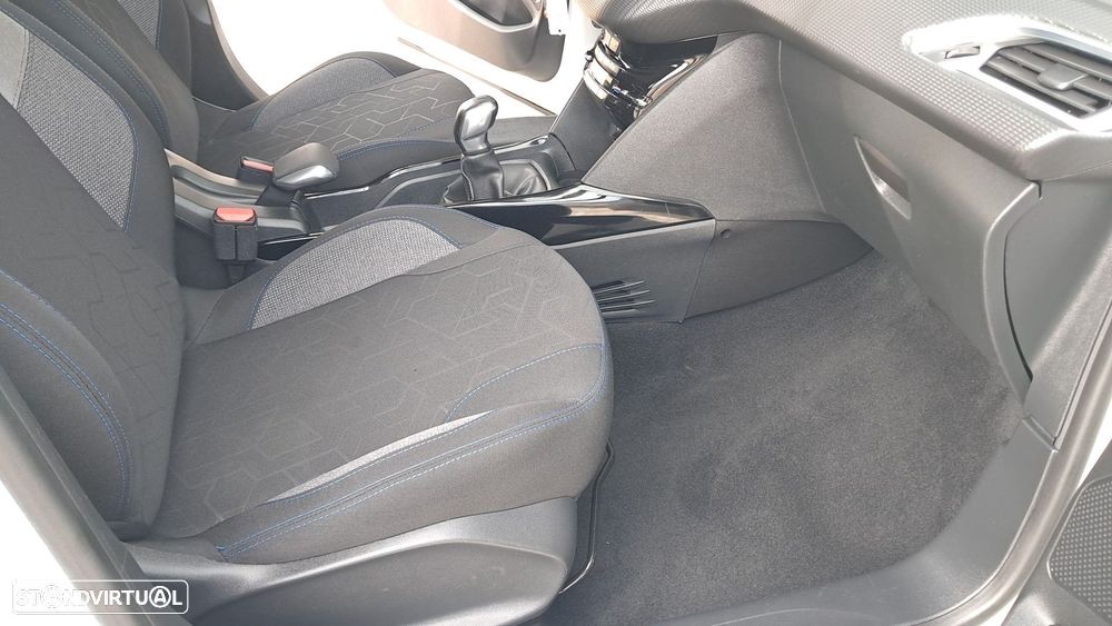 Peugeot 2008 1.5 BlueHDi Signature - 33