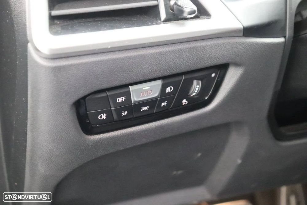 BMW 330 e Touring Aut. M Sport - 14