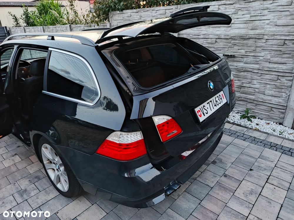 BMW Seria 5 525d xDrive Touring - 35