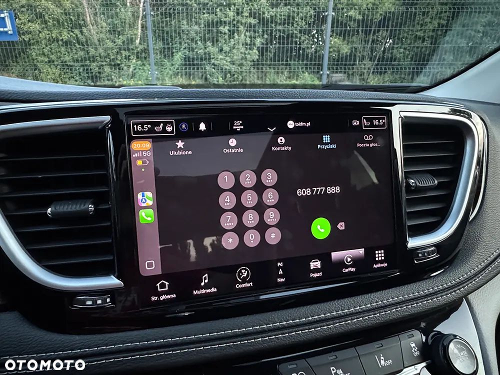 Chrysler Pacifica - 33