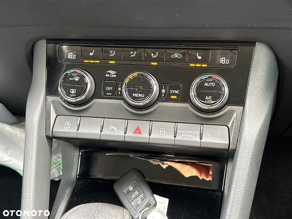 Skoda Karoq 1.5 TSI ACT Style DSG - 30