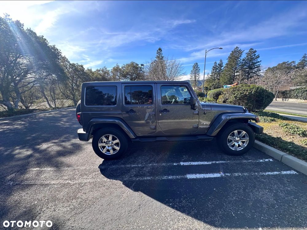 Jeep Wrangler Unlimited 3.6 Automatik Sahara - 9