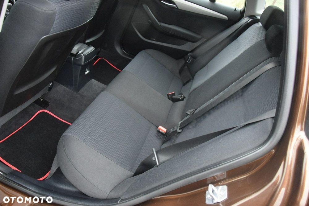 BMW X1 sDrive18d - 17