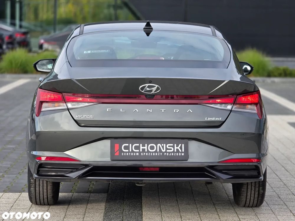 Hyundai Elantra - 10