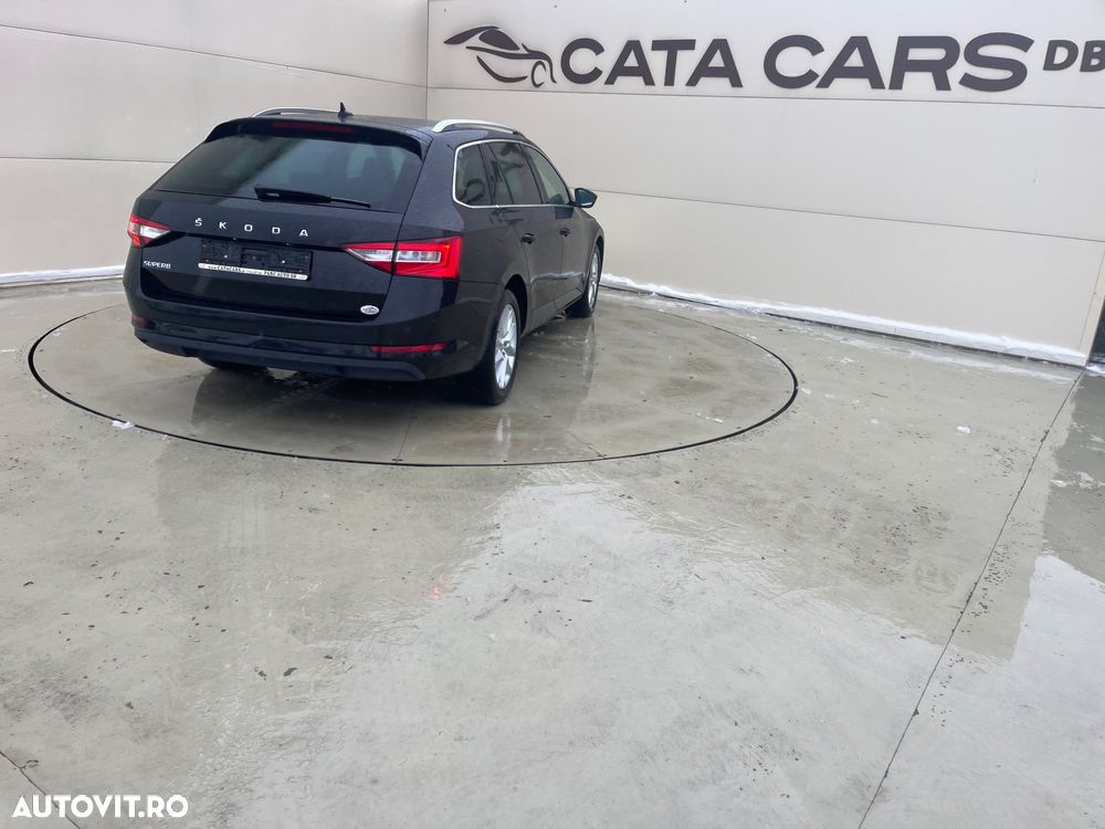 Skoda Superb 2.0 TDI DSG Premium Edition - 14