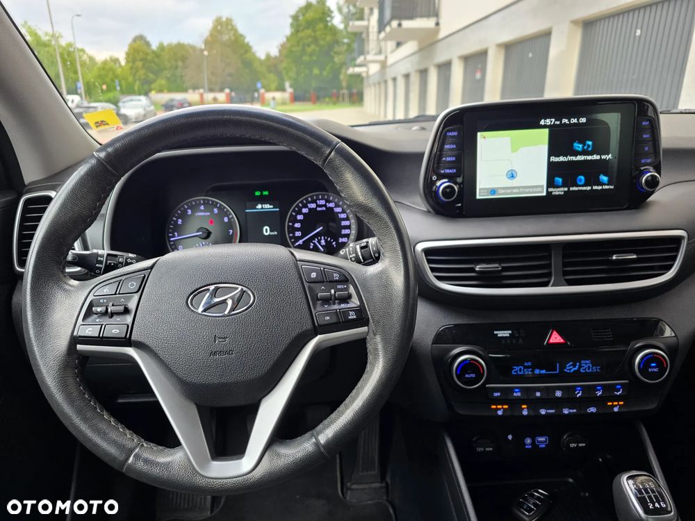 Hyundai Tucson 1.6 GDI BlueDrive Style 2WD - 25
