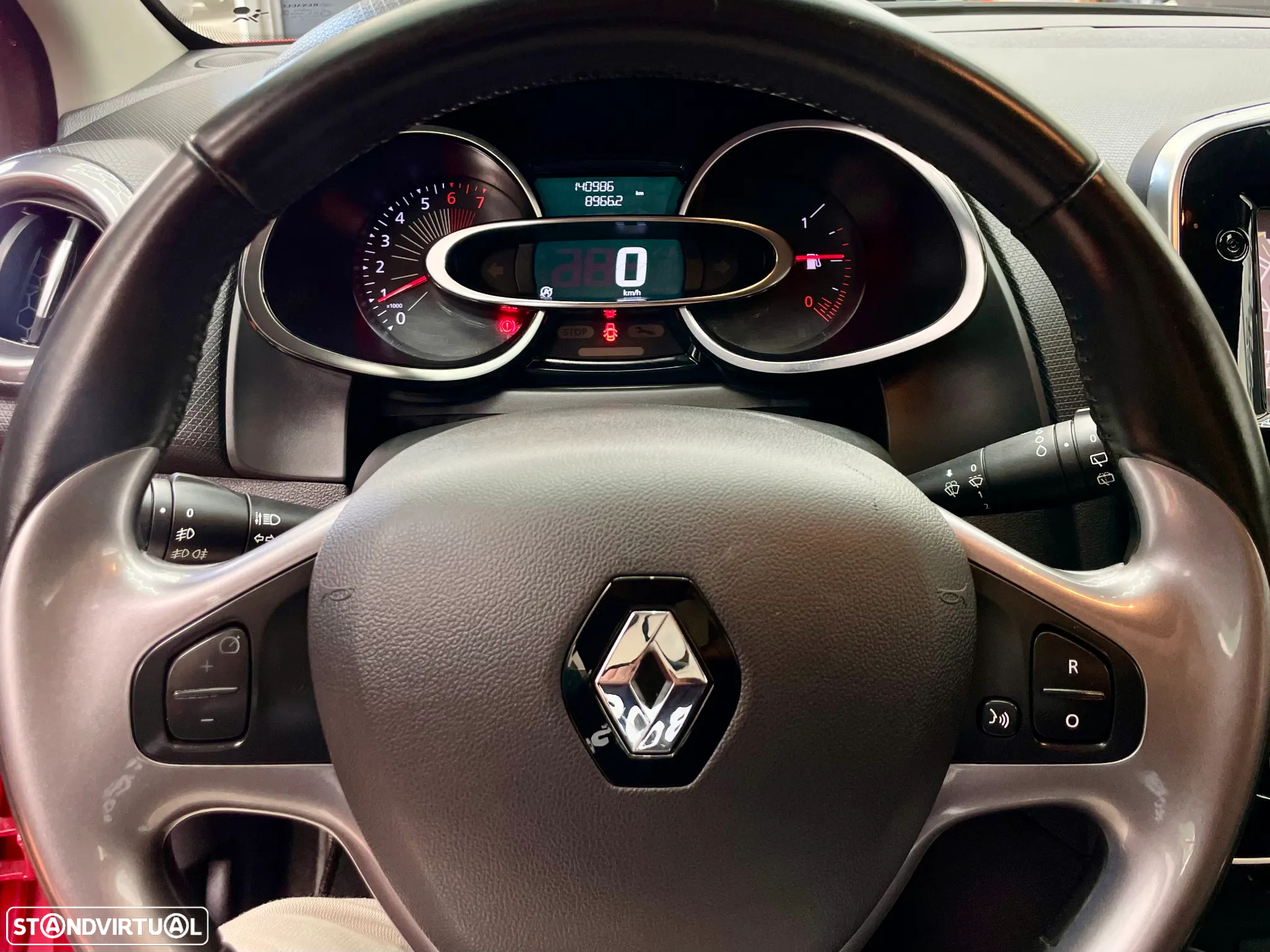 Renault Clio 0.9 TCe Limited - 17